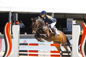 Guusje Gaasbeek en haar pony Emilinda wonnen vorig jaar de Talenten Competitie klasse 1.20m © Digishots